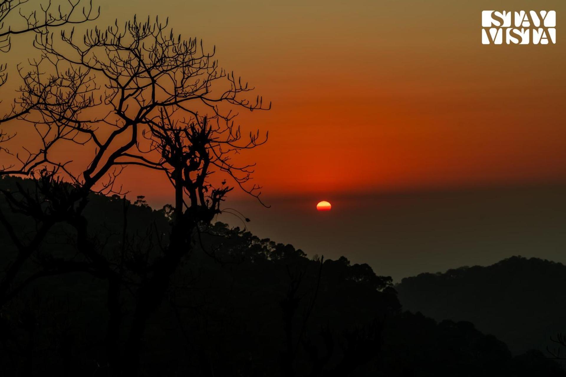 Stayvista At Sunset Springs With Pool & Views Nainital Bagian luar foto