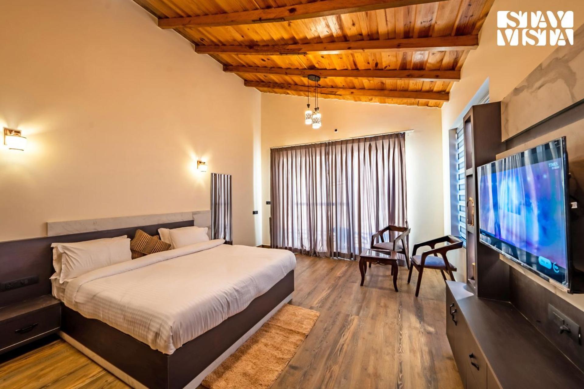 Stayvista At Sunset Springs With Pool & Views Nainital Bagian luar foto
